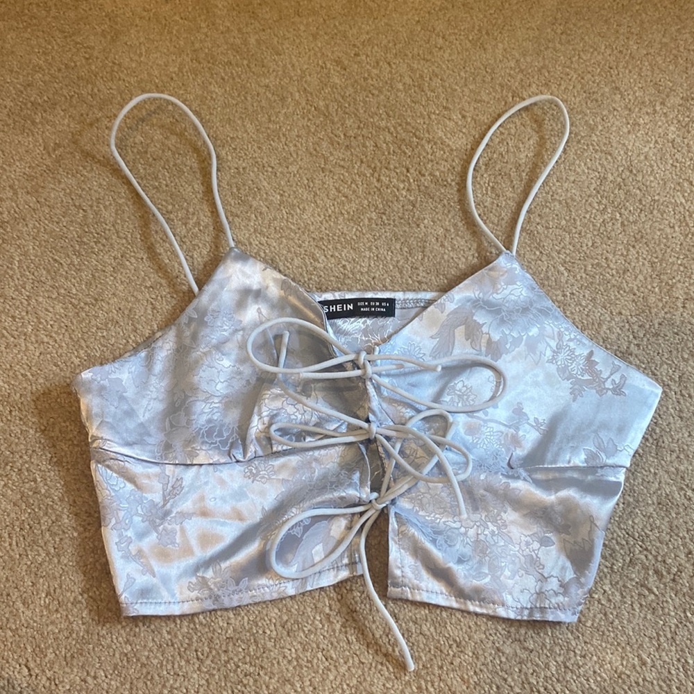 very cute blue/grey silk top!